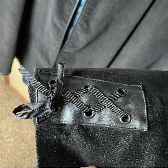 Disney Cinderella Black Victorian Steampunk Velvet Coat Size 1 Lace Up Corset - Picture 5 of 8